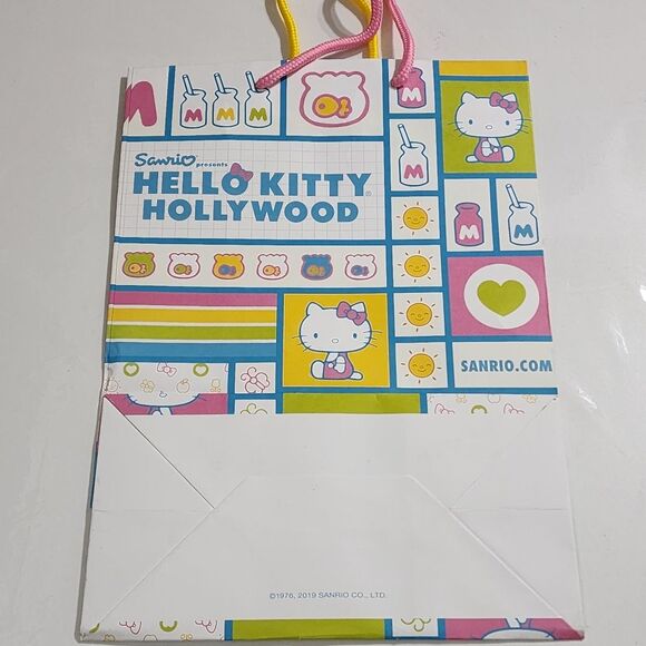Sanrio Hello Kitty Colorful Pastel Paper Gift Bag RARE - Picture 6 of 15